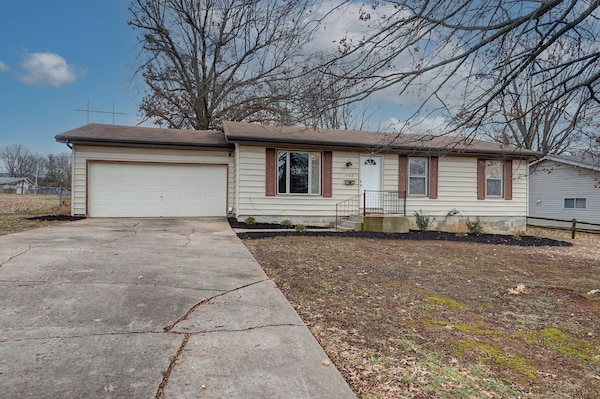 3128 S Pinehurst Ave in Springfield, MO - Foto de edificio - Building Photo