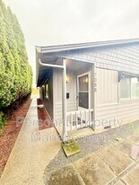 708 W 31st St in Vancouver, WA - Building Photo