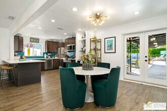 1861 S Palm Canyon Dr in Palm Springs, CA - Building Photo - Building Photo
