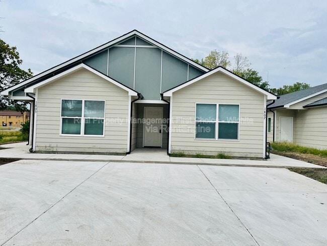 property at 1514 N Madison Ave