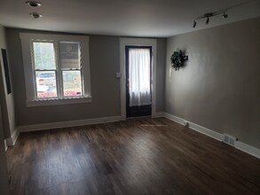 602 Middle St in Pittsburgh, PA - Foto de edificio - Building Photo