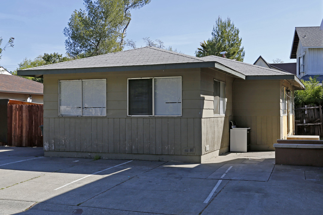 1593 Arcade Blvd in Sacramento, CA - Building Photo