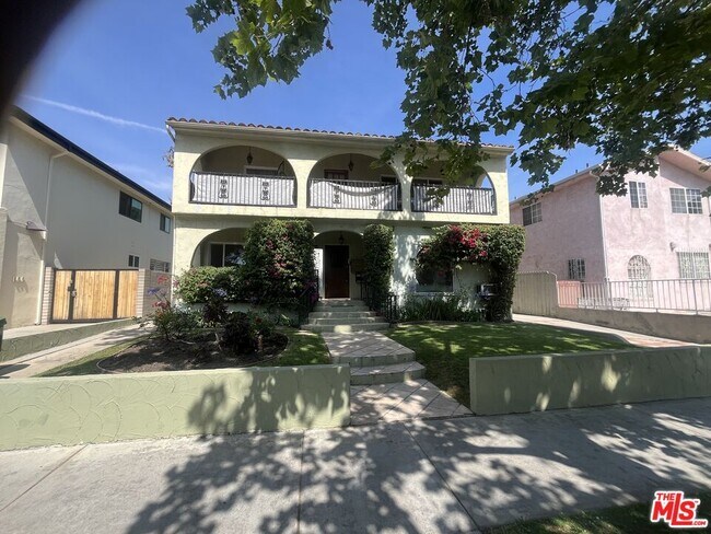 property at 606 N Sycamore Ave