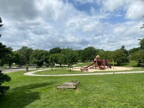 2129 N 122nd Cir in Omaha, NE - Foto de edificio - Building Photo