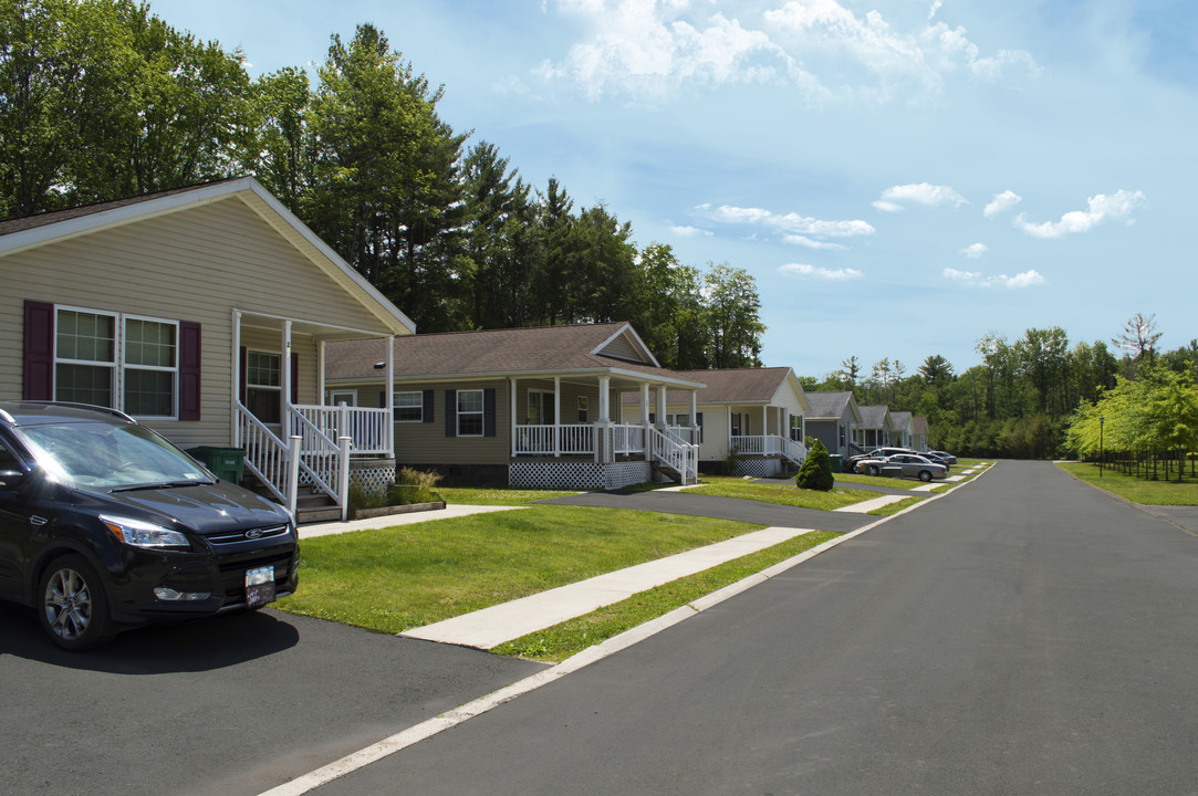 Kinnebrook Estates in Monticello, NY - Building Photo