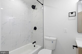 29 Rocky Pool Ln in Levittown, PA - Building Photo - Building Photo