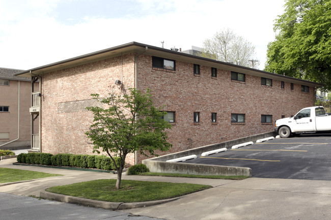 Joanna Apartments in Tulsa, OK - Foto de edificio - Building Photo