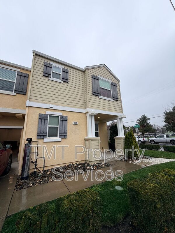 property at 939 Dixieanne Ave