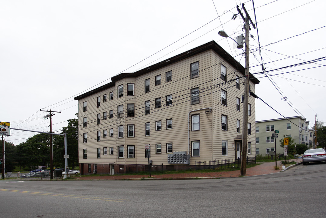 141-143 Grant St in Portland, ME - Building Photo