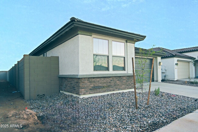 879 W Finch Dr in Queen Creek, AZ - Building Photo - Building Photo