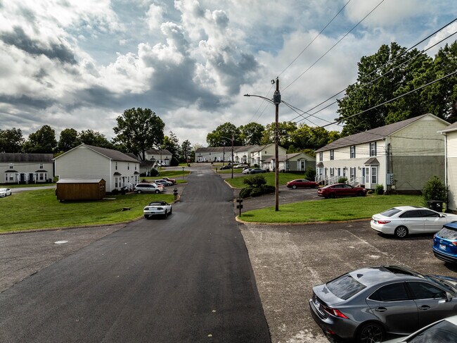 Cedar Shores Apartments in Columbia, TN - Building Photo - Building Photo