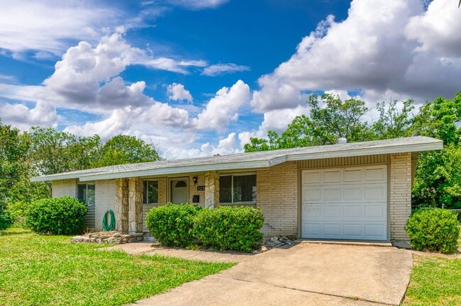 property at 3230 Ridgeview Cir