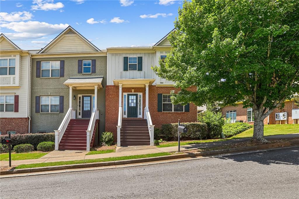 771 Riverdance Dr in Suwanee, GA - Building Photo