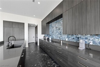 577 Overlook Rim Dr in Henderson, NV - Building Photo - Building Photo
