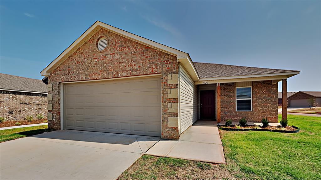 9920 Rattlesnake Ln in Yukon, OK - Building Photo