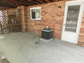 2273 Pauline Ave in Pittsburgh, PA - Building Photo - Building Photo