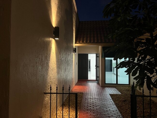 6545 Las Flores Dr in Boca Raton, FL - Building Photo - Building Photo