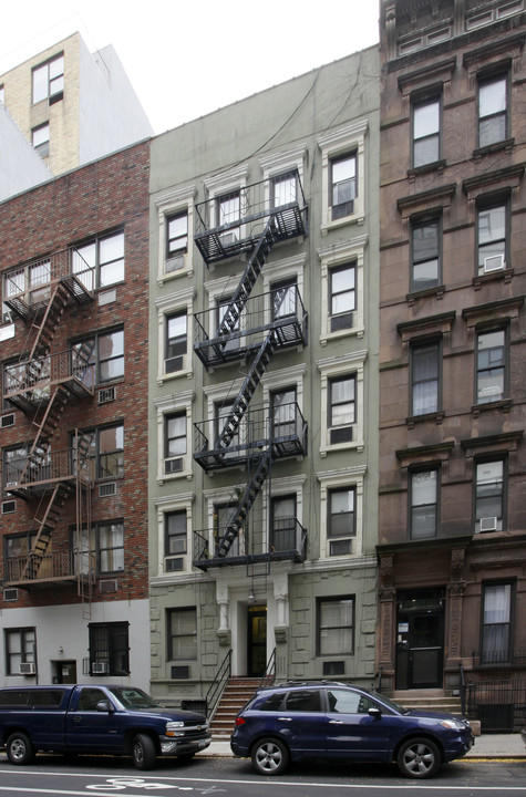 418 E 89th St in New York, NY - Building Photo