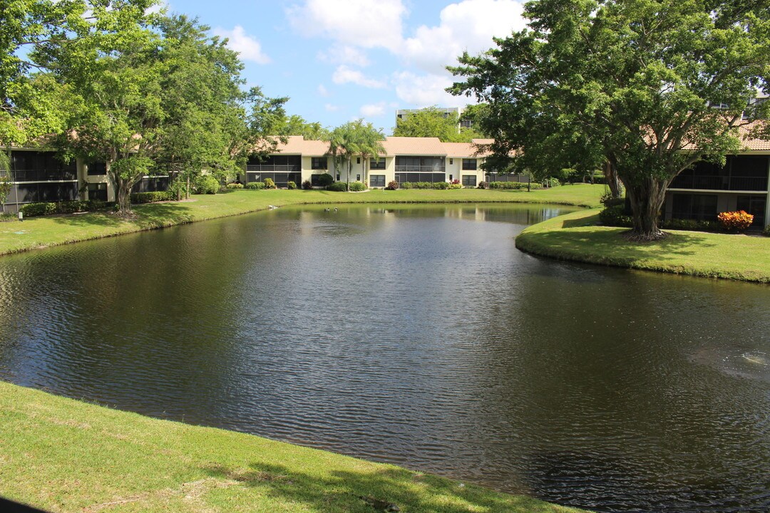 6748 Willow Wood Dr-Unit -1306 in Boca Raton, FL - Building Photo