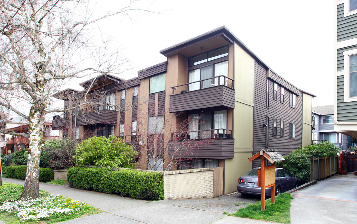 6534 4th Ave NE in Seattle, WA - Building Photo