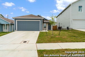 9020 Sumners Wise in Converse, TX - Building Photo