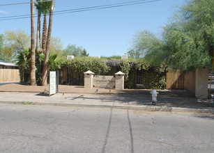 Campbell Plaza Garden in Tucson, AZ - Building Photo - Building Photo