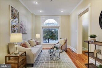 6 S Highland Ave in Baltimore, MD - Foto de edificio - Building Photo