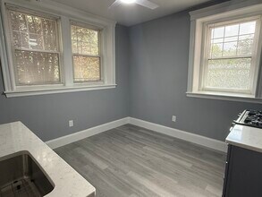 36 Saint Paul St, Unit B in Brookline, MA - Building Photo - Building Photo