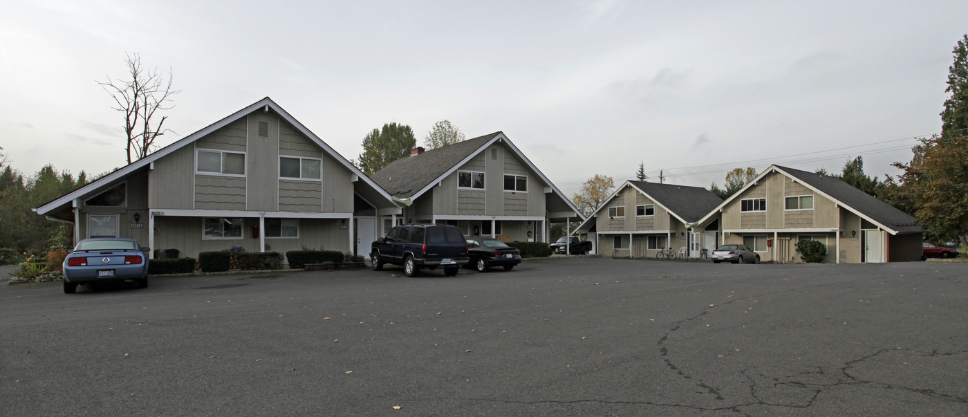 Chalet Villa in Vancouver, WA - Foto de edificio