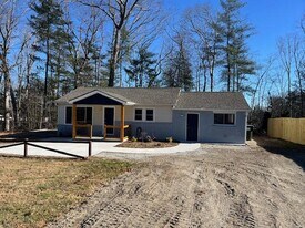 2514 Rolfe St in Hendersonville, NC - Building Photo