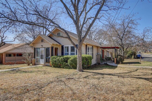 902 W 2nd St in Lampasas, TX - Building Photo - Building Photo