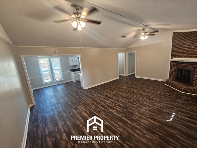 6249 Midsummer Way in Memphis, TN - Building Photo - Building Photo