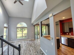 667 Woodhaven Dr in Mundelein, IL - Building Photo - Building Photo