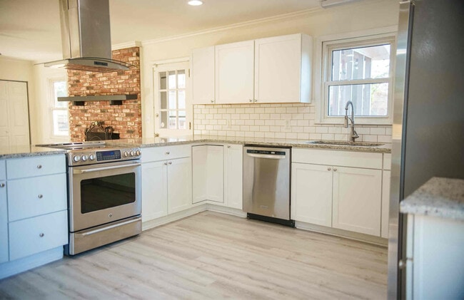 2423 Merry Wood Rd in Columbia, SC - Building Photo - Building Photo