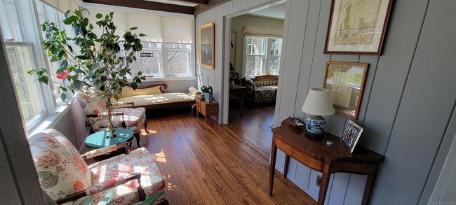 81 W Mountain Rd in Ridgefield, CT - Building Photo - Building Photo