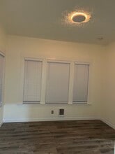 304 W Willis St in Kent, WA - Building Photo - Building Photo