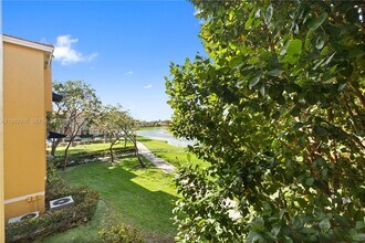 21130 SW 87th Ave in Cutler Bay, FL - Building Photo - Building Photo