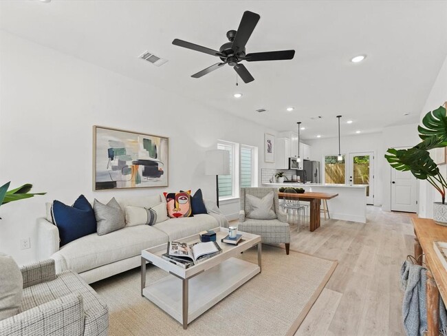 1448 Dewalt St in Houston, TX - Building Photo - Building Photo