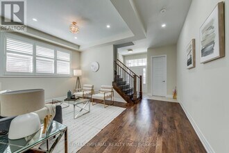 3263 Donald Mackay St in Oakville, ON - Building Photo - Building Photo