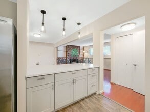 14830 Cascadian Way in Lynnwood, WA - Building Photo - Building Photo