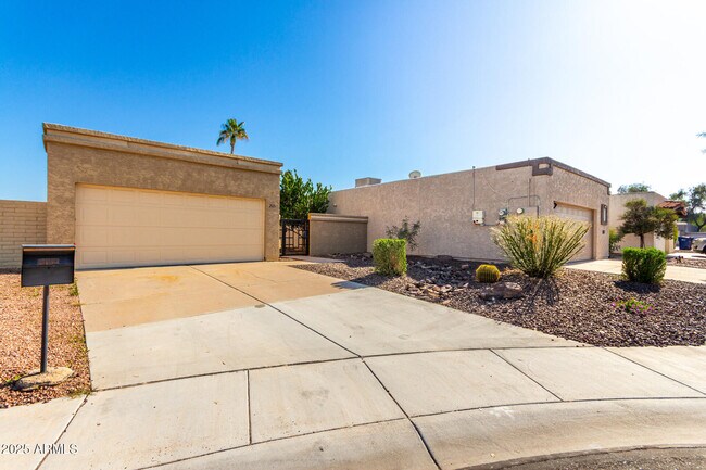 2133 N Apollo Ct in Chandler, AZ - Building Photo - Building Photo