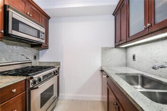 10 City Pl in White Plains, NY - Building Photo - Building Photo