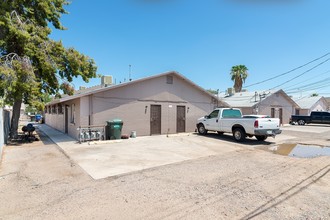 Alicia Apartments in Phoenix, AZ - Foto de edificio - Building Photo