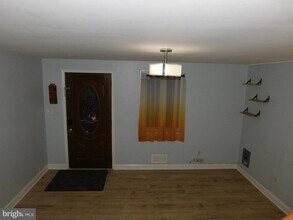 827 S Harrison St in Arlington, VA - Building Photo - Building Photo
