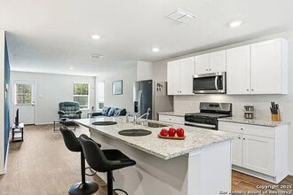 Room in House on Navidad Pike in San Antonio, TX - Building Photo - Building Photo