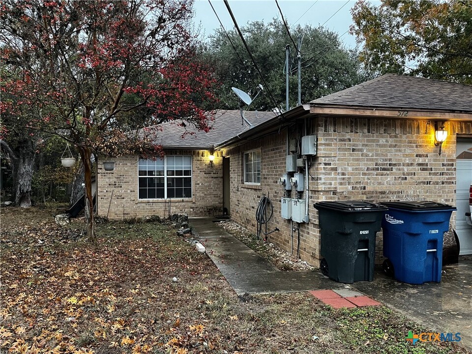 572 Beverly Ln in New Braunfels, TX - Building Photo