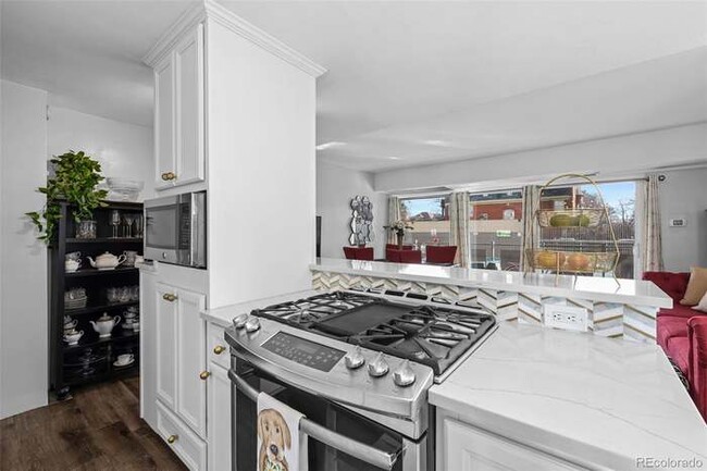 800 N Washington St, Unit 202 in Denver, CO - Foto de edificio - Building Photo