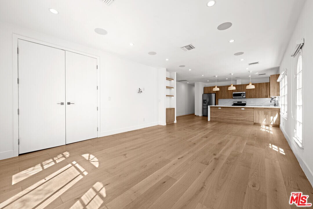 424 N Gardner St in Los Angeles, CA - Building Photo