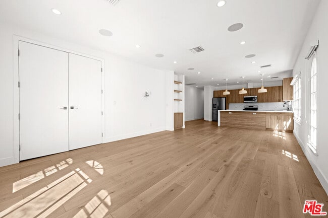 property at 424 N Gardner St