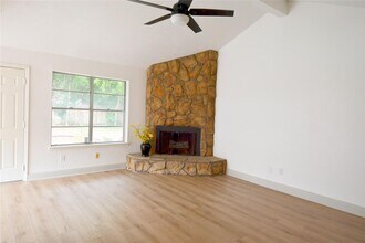 10321 Long River Dr in Sugar Land, TX - Building Photo - Building Photo